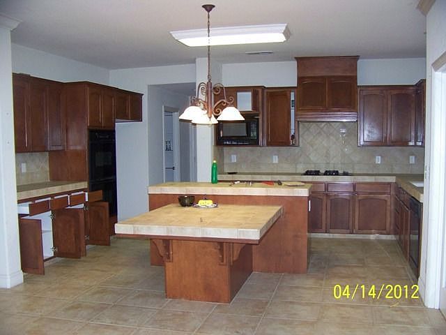 2nd image of 1636 N Holly Ave