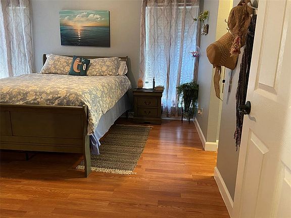5th image of 1608 Creekpark Trl