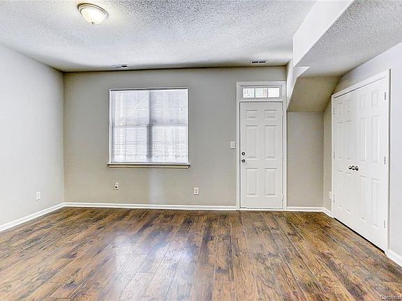 4th image of 8117 Kings Creek Dr #97