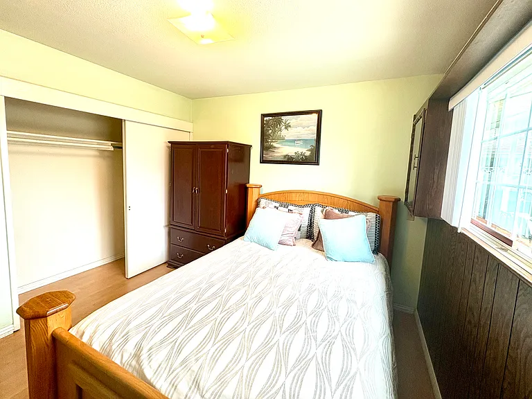 10642 Henderson Ave — Photo 14