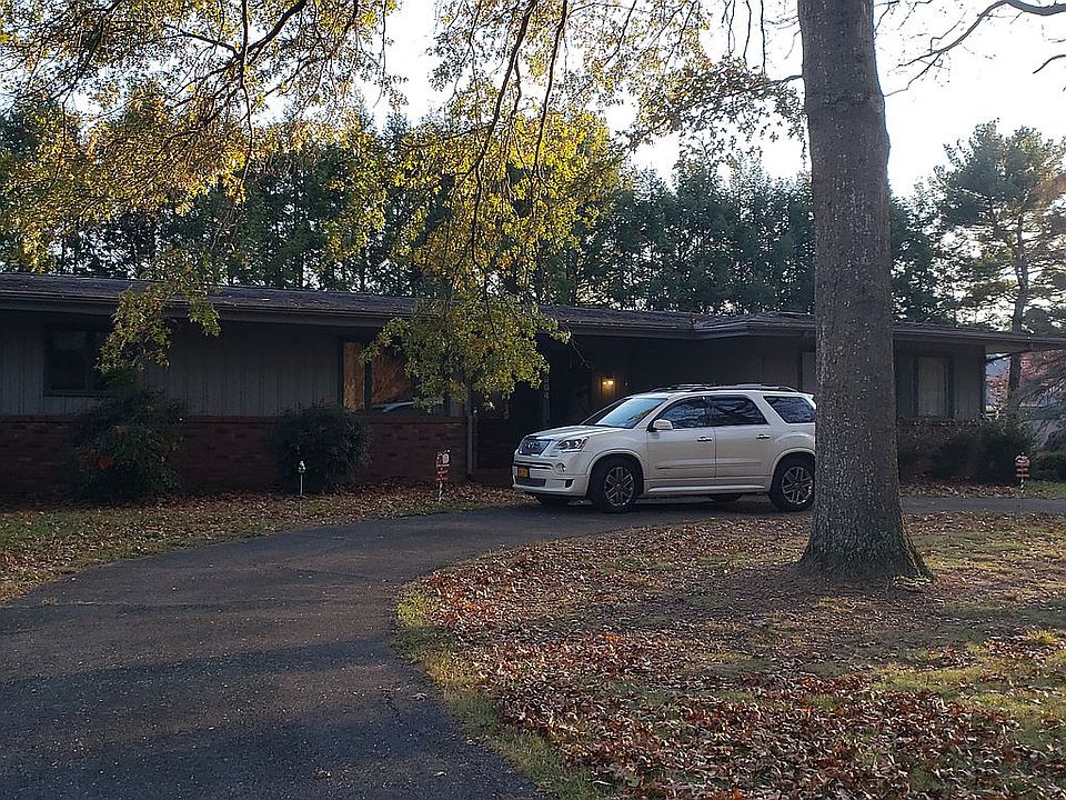 1st image of 6904 Robin Dr