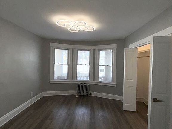 3rd image of 27 Edgar St #1