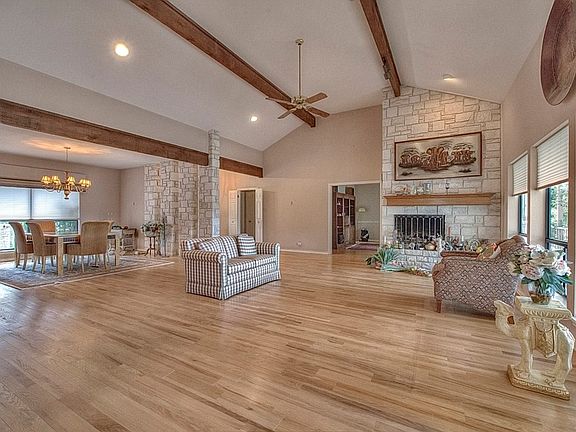 4th image of 106 Greenbriar Cir