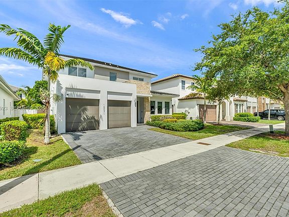 2nd image of 15071 SW 176th St