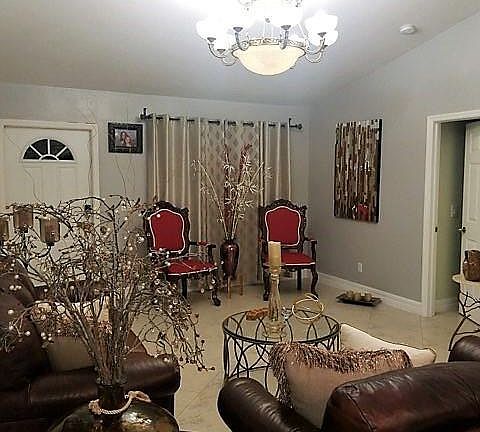 2nd image of 710 Arundel Cir