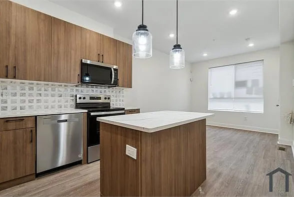 2203 N 8th St — Photo 15