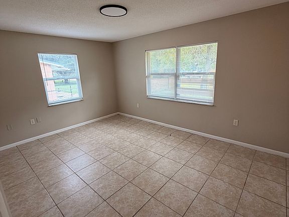 5th image of 4622 Date Palm Dr