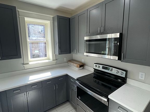 5th image of 6011 Kingsbury Ave #E