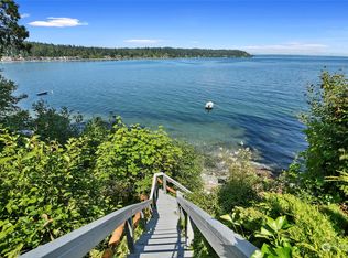 7323 NE Pebble Beach Dr, Suquamish, WA 98392