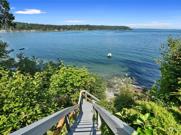 7323 NE Pebble Beach Drive, Suquamish, WA 98392