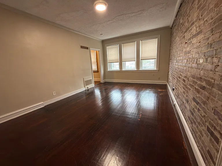 330 Laurel St #214 — Photo 5