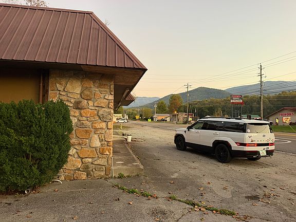 2nd image of 4390 Cosby Hwy