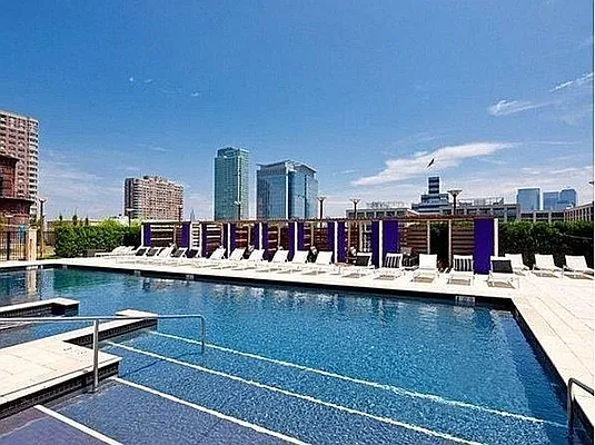 Sold by Urban Luxe | media 25