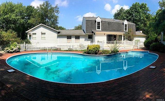 1st image of 134 Eleanor Dr