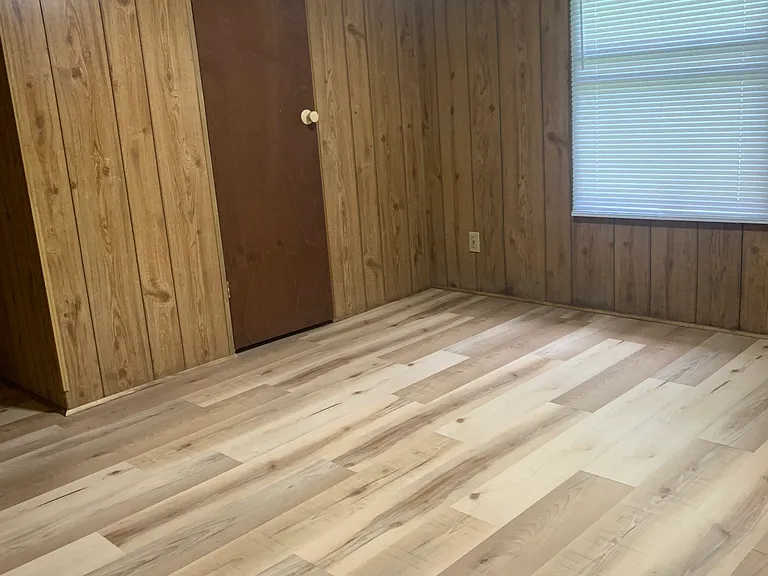 560 Wafford Cir — Photo 9