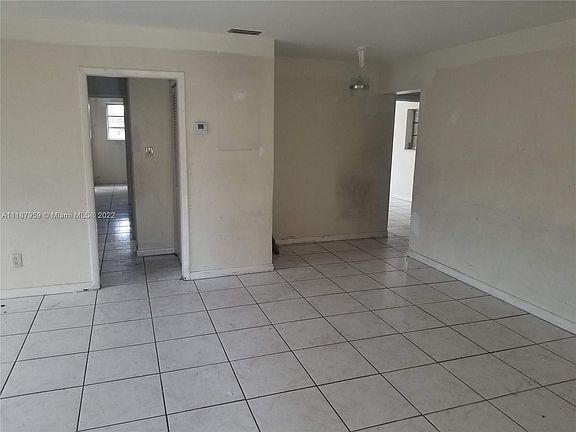 4th image of 200 NE 162nd St #0