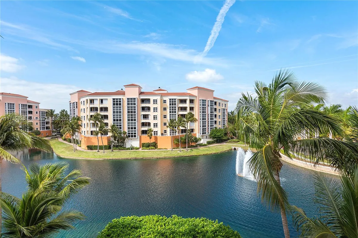 Building Photo - 705 Crandon Blvd #405