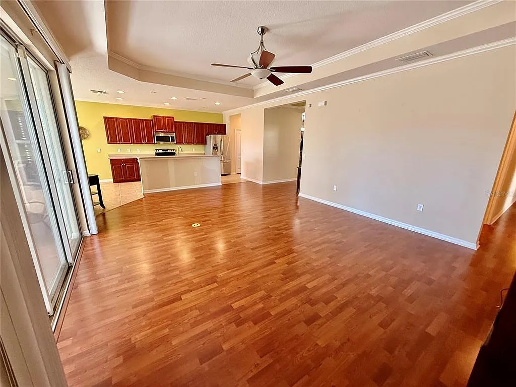 3 bed, 2.0 bath, 2311 sqft, $2,800 — Photo 4