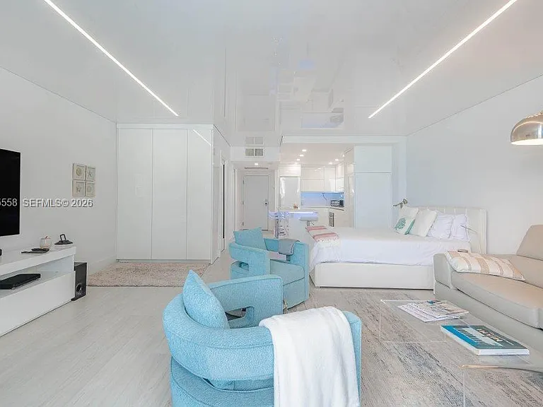 2301 Collins Ave #811 — Photo 27