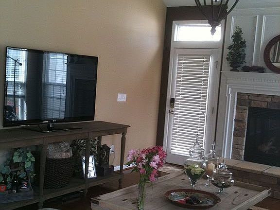 Door to deck /gas fireplace