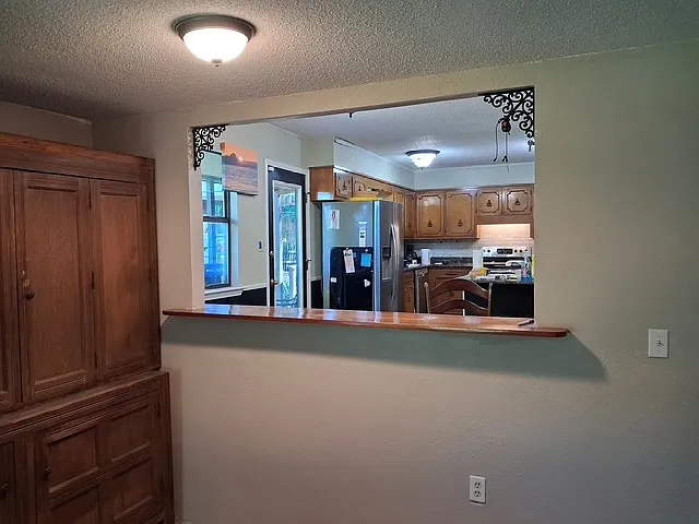 3 bed, 2000 sqft, $2,200 — Photo 2