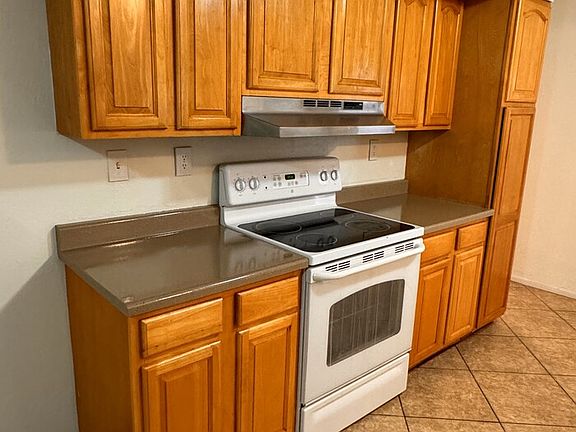 5th image of 3022 W Country Gables Dr