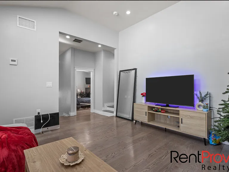 517 Country View Dr #1 — Photo 3