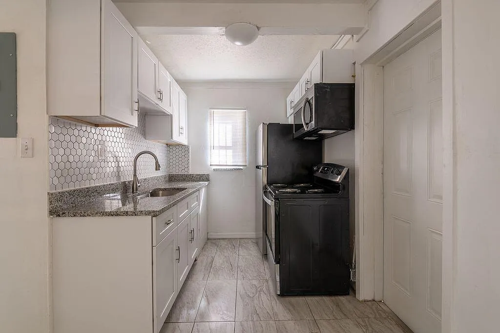 2 bed, 1.0 bath, 576 sqft, $1,175 — Photo 4