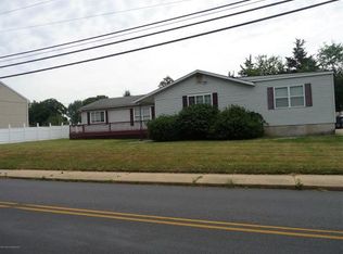 722 Green Grove Rd, Neptune, NJ 07753