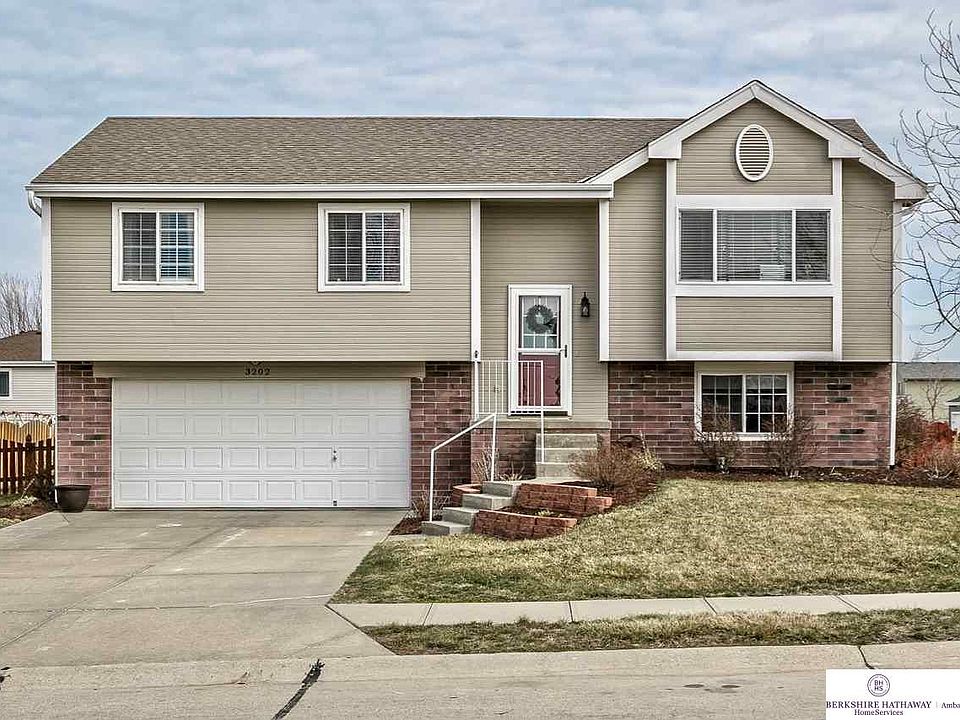 1st image of 3202 Wilhelminia Dr