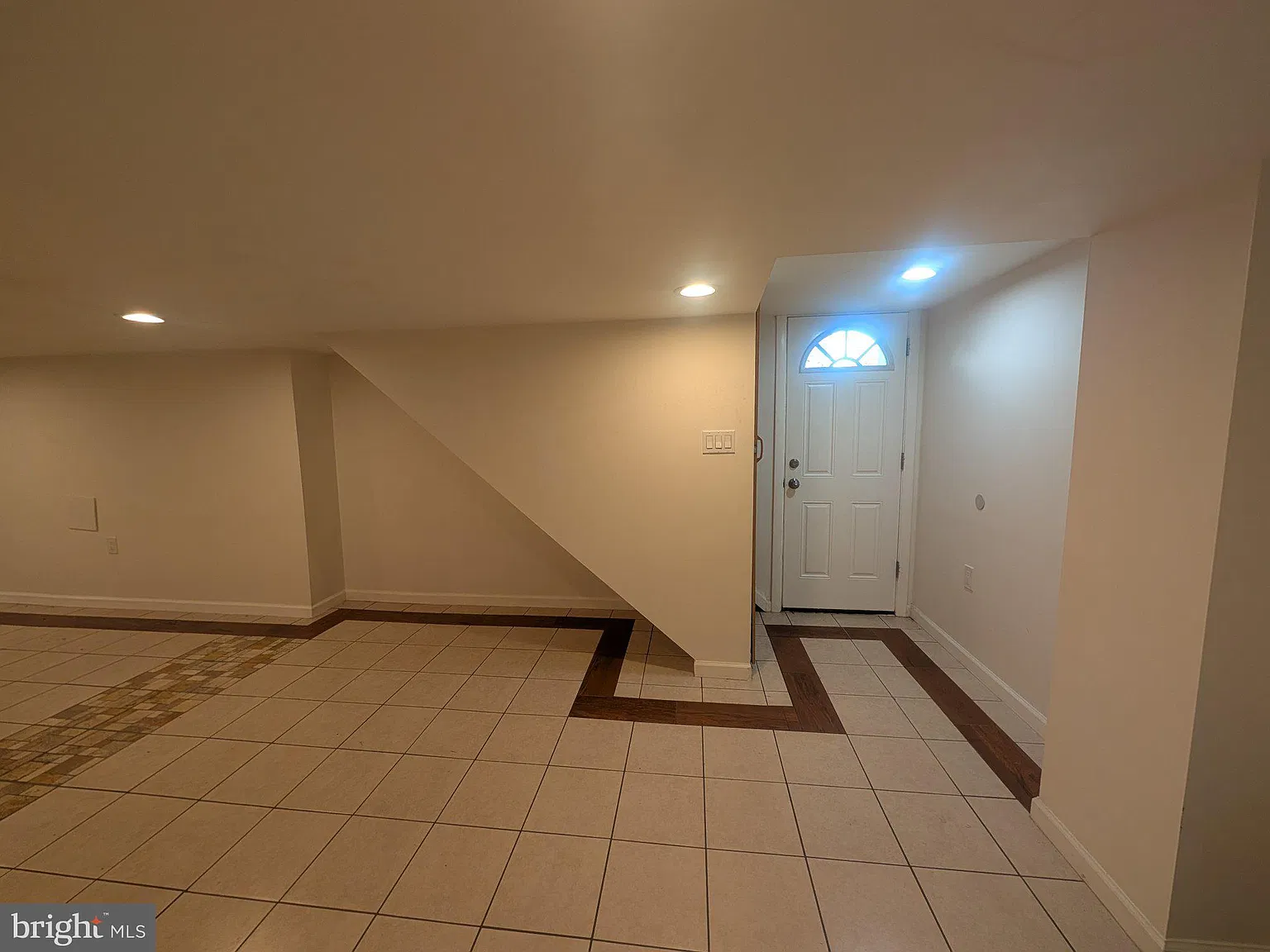 Studio, 1.0 bath, 1800 sqft, $1,200 — Photo 4