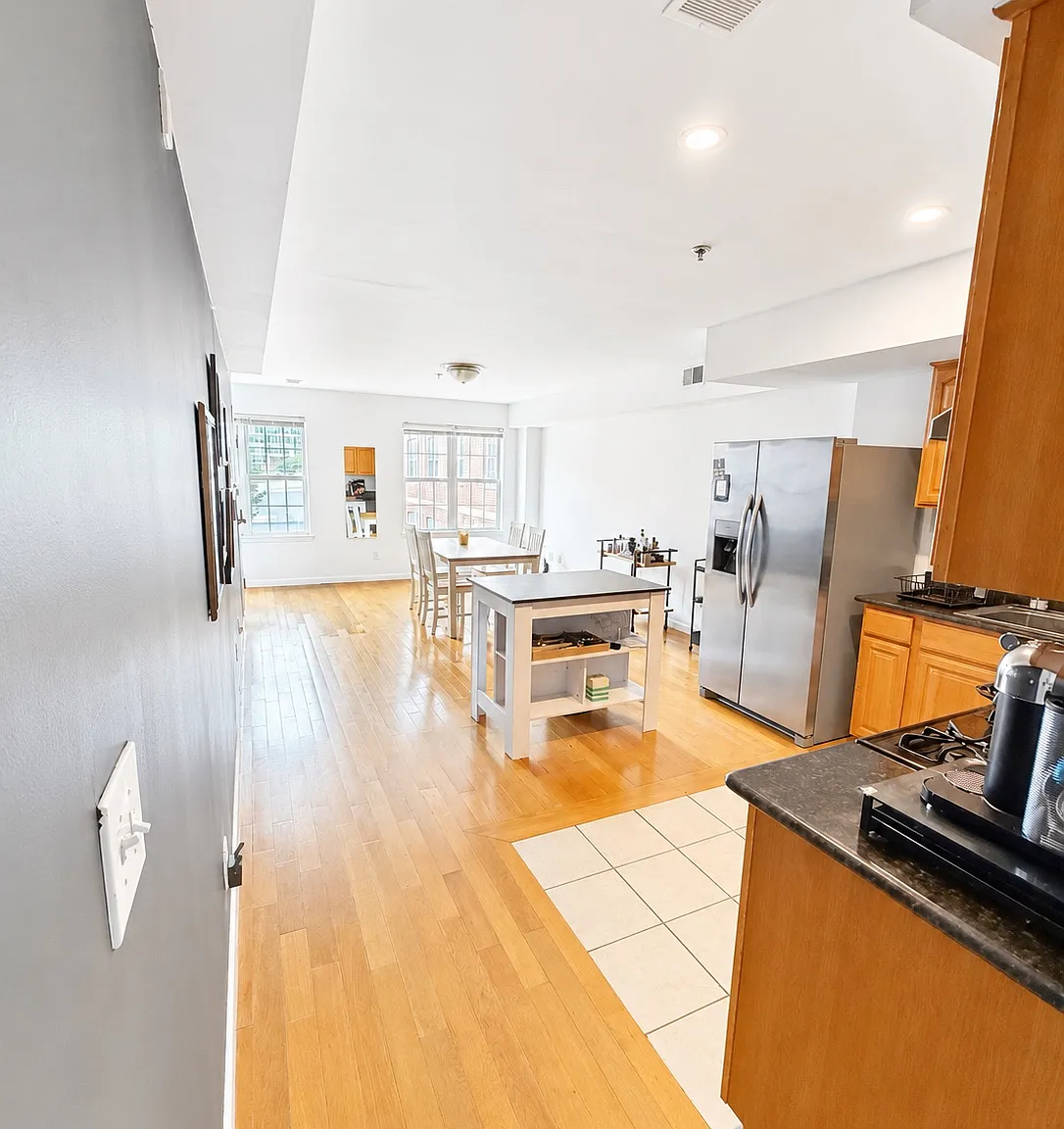 3 bed, 3.5 bath, 1565 sqft, $2,700 — Photo 2