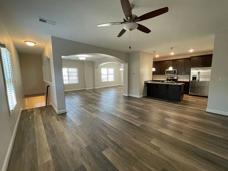 210 Beckley Ridge Ln — Photo 2