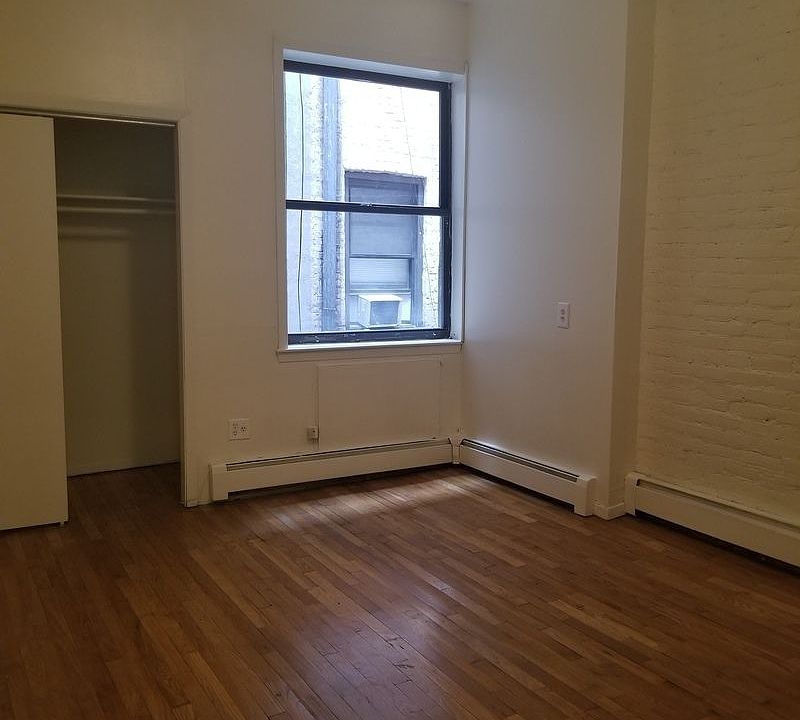 1st image of 450 W 47th St APT 3A