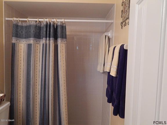 5th image of 60 Lake Forest Pl