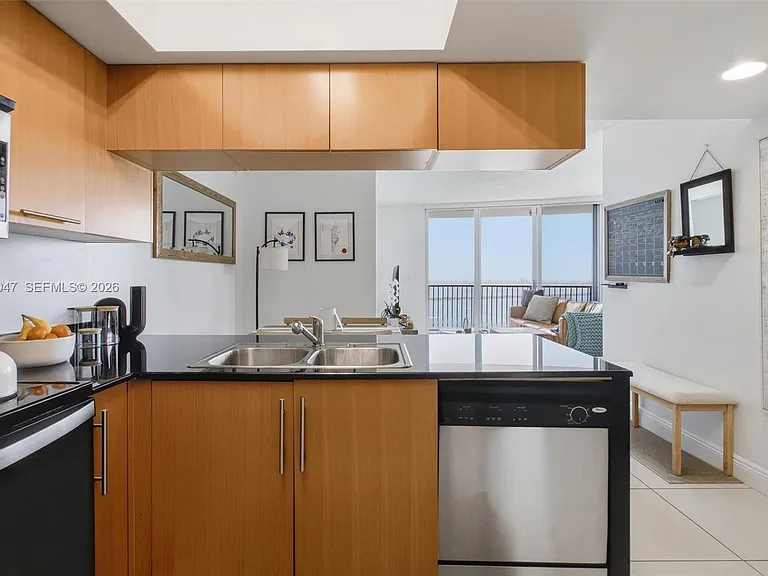 1750 N Bayshore Dr #4801 — Photo 13