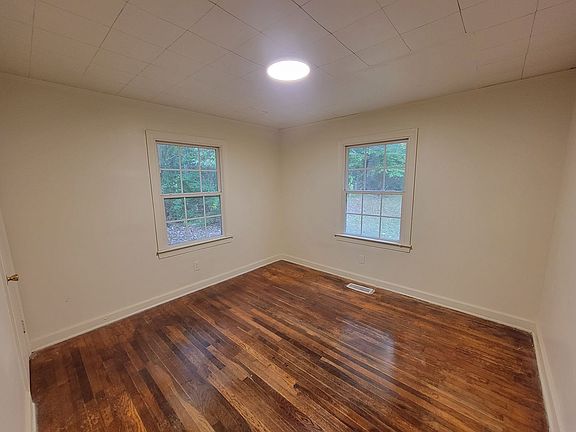 3rd image of 214 Woodnell St