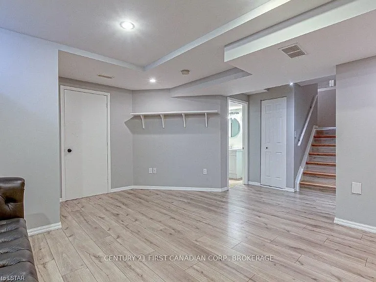 91 Meadowridge Rd — Photo 22