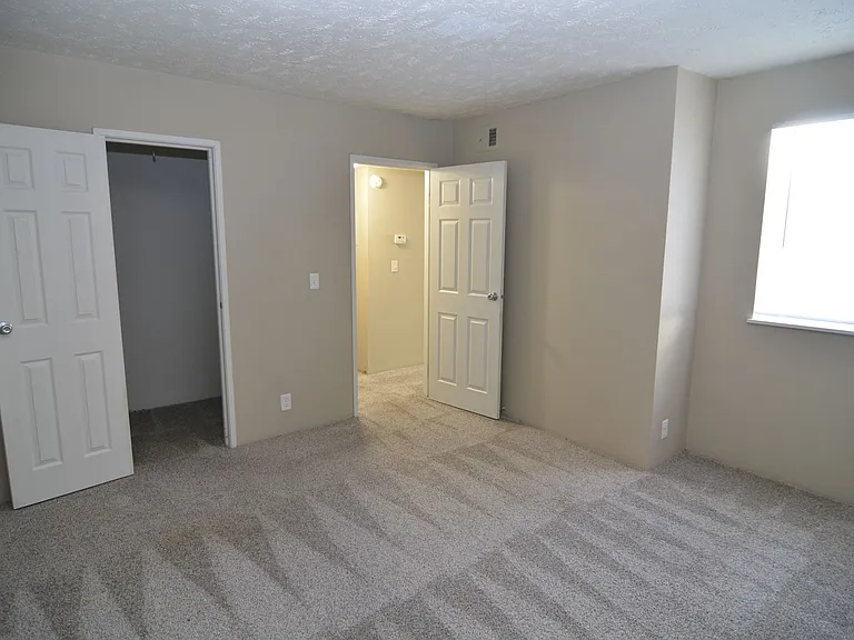 Cottonwood Apartments — Photo 7