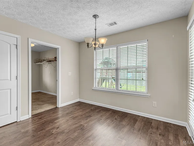 76 Zachary Cir — Photo 10