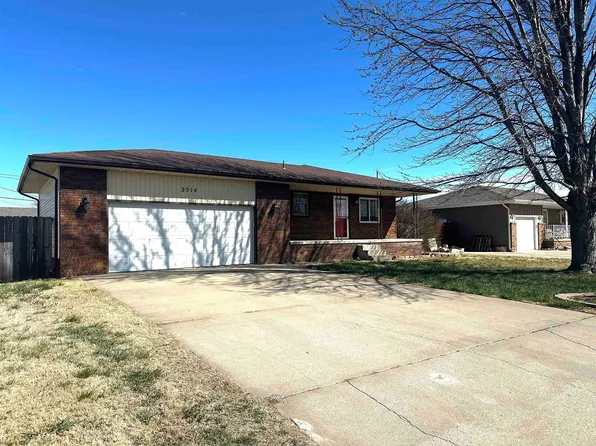2514 Indian Trl, Hays, KS 67601