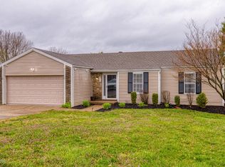 8713 Wooded Glen Rd, Louisville, KY 40220