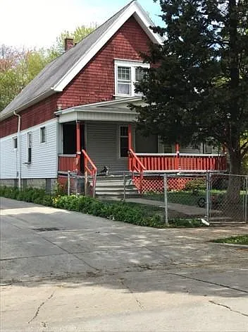 1414 W Concordia Ave photo 1