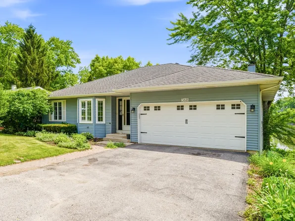 368 Hiawatha Dr, Lake In The Hills, IL 60156