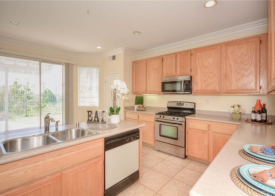 1st image of 16693 Colonial Dr