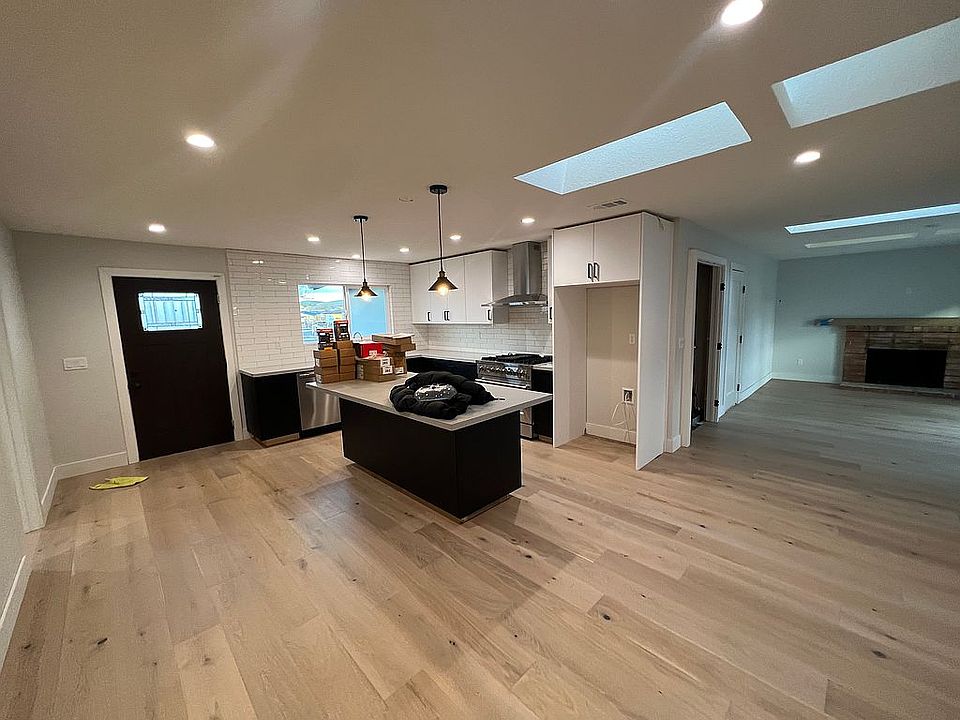 2nd image of 7298 Tamarack Dr