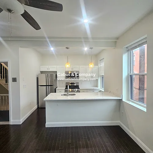 49 Charter St #4 Photo 1