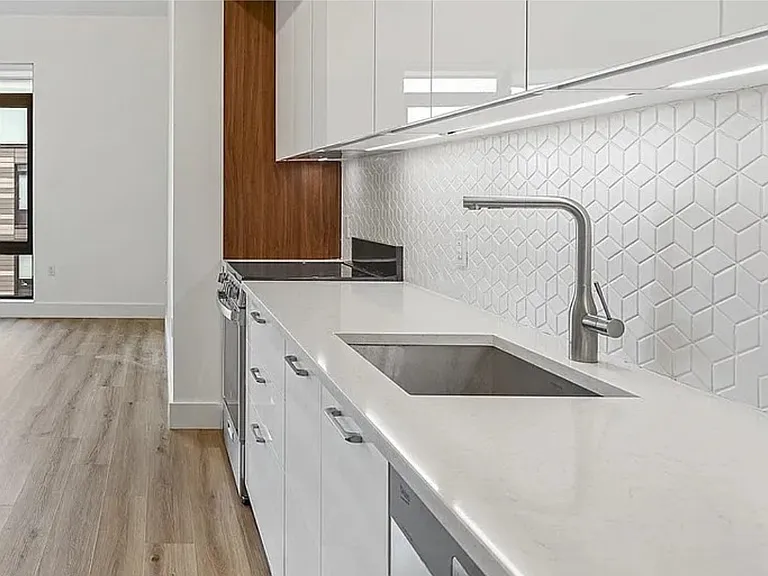 228 E 135th St #1209 — Photo 3