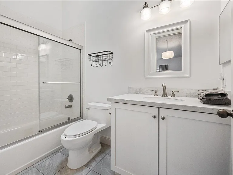 2585 Sheltingham Dr — Photo 33