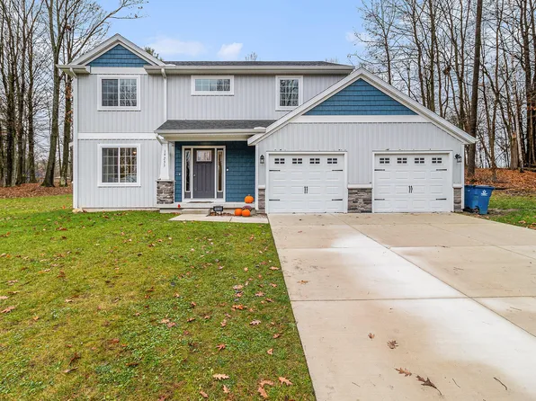 19235 Fox Glove Cir, Big Rapids, MI 49307
